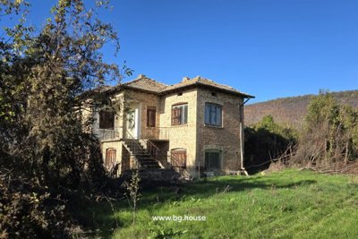 Cheap Bulgarian house for sale with magnificent view (2)