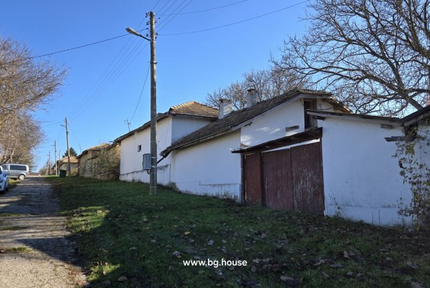 Image No.4-2 Bed House for sale