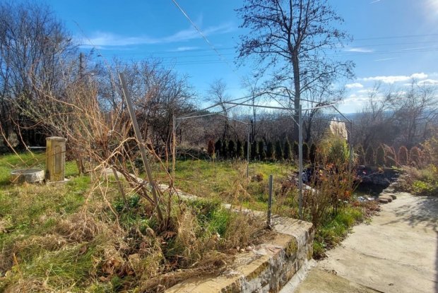 Image No.11-3 Bed House for sale