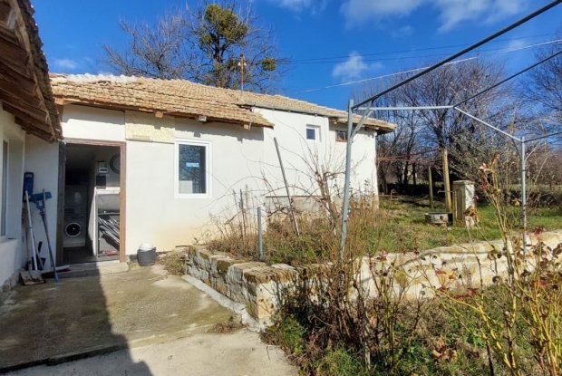 Image No.8-3 Bed House for sale