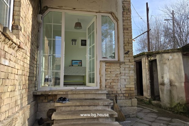 Image No.11-2 Bed House for sale