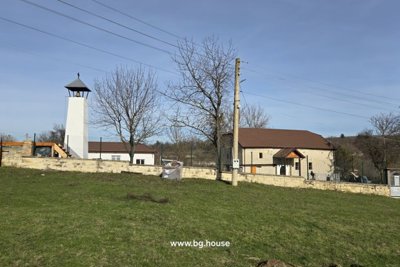 Bulgarian home for sale in village Lomtsi (1)