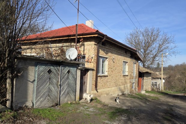Image No.4-2 Bed House for sale