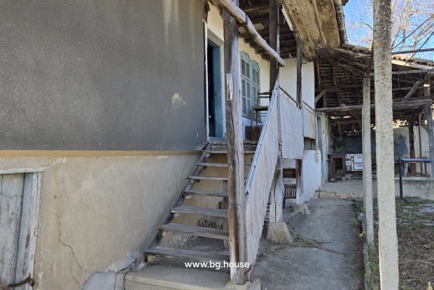 Image No.10-3 Bed House for sale