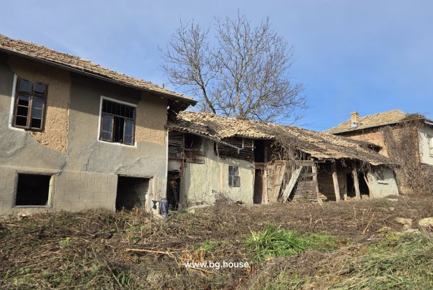 Image No.11-3 Bed House for sale