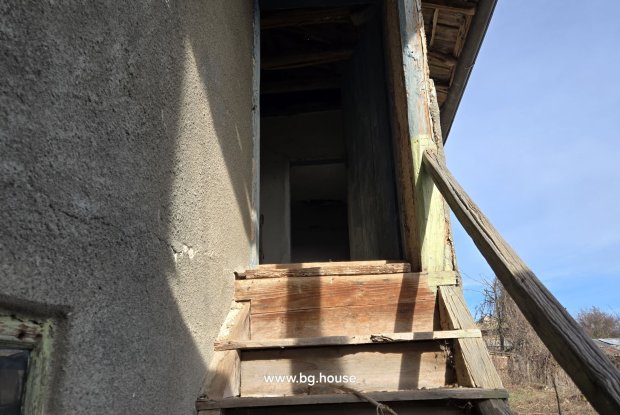 Image No.12-3 Bed House for sale