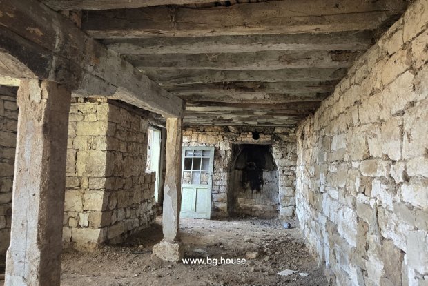 Image No.17-3 Bed House for sale