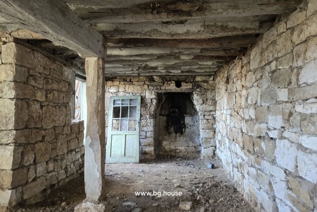 Image No.20-3 Bed House for sale