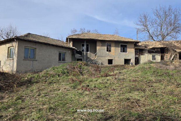 Image No.8-3 Bed House for sale
