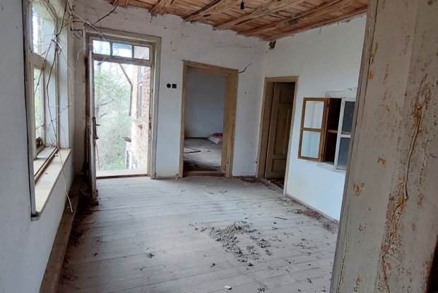 Image No.23-3 Bed Property for sale