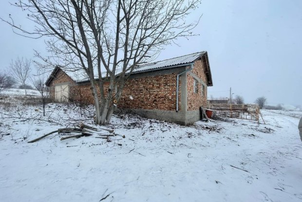 Image No.11-2 Bed Farmhouse for sale