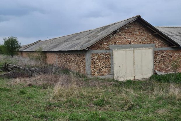 Image No.19-2 Bed Farmhouse for sale