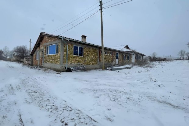 Image No.6-2 Bed Farmhouse for sale