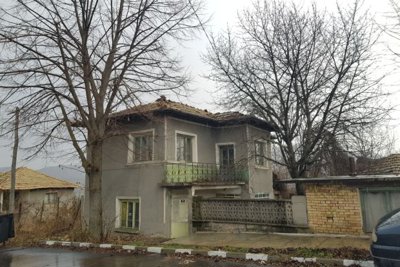 1 - Opaka, House