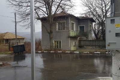 Bulgarian house for sale in small town Opaka (2)