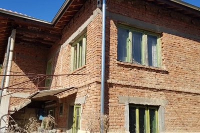 Lovely Bulgarian house for sale in a hilly village Katselovo (4)
