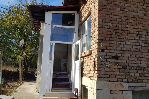 Image No.10-2 Bed House for sale