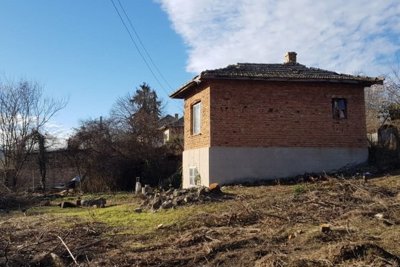 Rural Bulgarian house for sale in village Palamartsa (15)