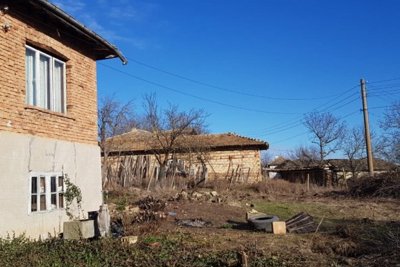 Rural Bulgarian house for sale in village Palamartsa (1)