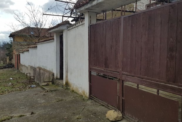 Image No.5-2 Bed House for sale