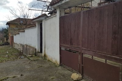 Bulgarian home for sale with views in village Berkovski (8)