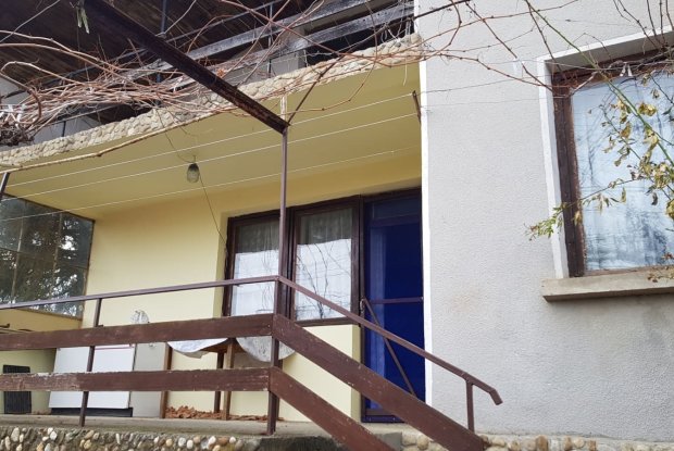 Image No.8-2 Bed House for sale