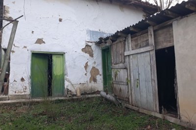 Small traditional Bulgarian house (14)