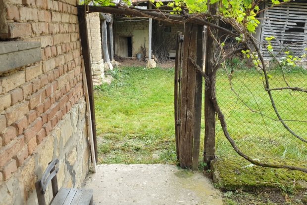 Image No.10-1 Bed House for sale