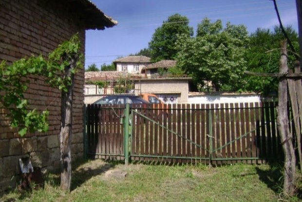 Image No.12-1 Bed House for sale