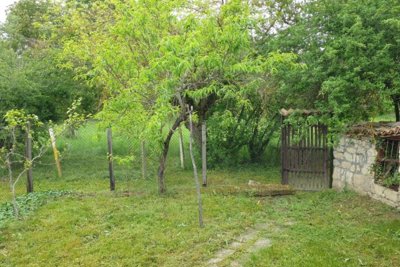 Small charming Bulgarian house for sale in village Voditsa (142)