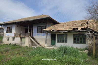 Maison à vendre à Popovo