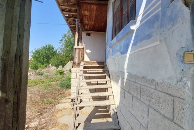 Image No.8-4 Bed House for sale