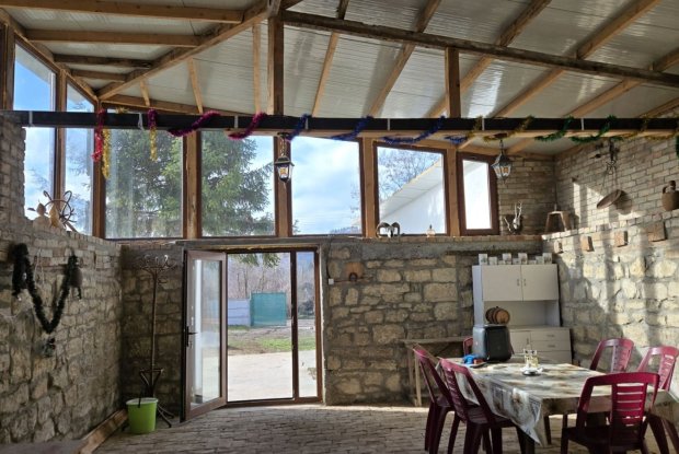 Image No.9-2 Bed House for sale