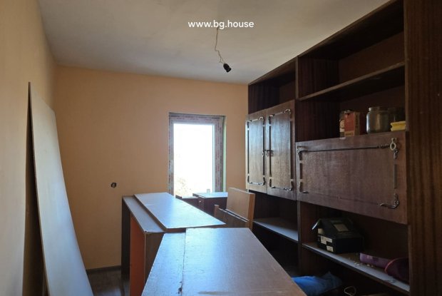 Image No.10-3 Bed House for sale