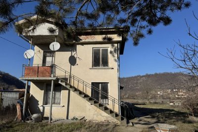 Bulgarian Big House for Sale in Village Svalenik (12)