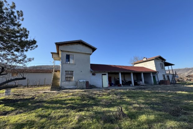 Image No.15-6 Bed House for sale