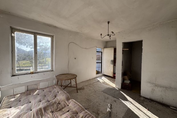 Image No.16-6 Bed House for sale