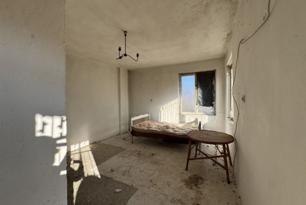 Image No.18-6 Bed House for sale