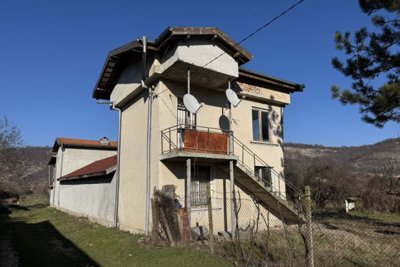 Bulgarian Big House for Sale in Village Svalenik (1)