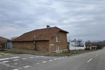 1 - Dve Mogili, Maison
