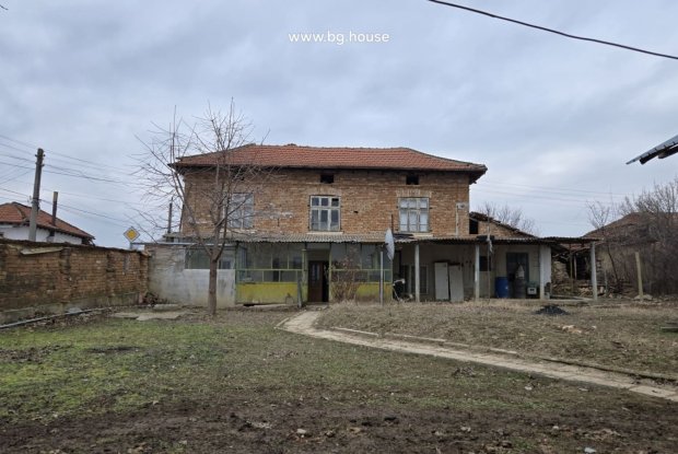 Image No.18-4 Bed House for sale
