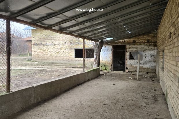 Image No.20-4 Bed House for sale