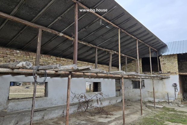 Image No.8-4 Bed House for sale