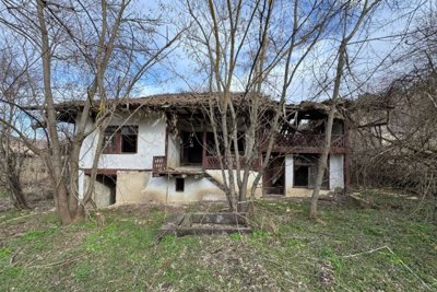 Old House for Sale in Village Balkanski (1)
