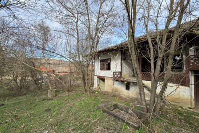 Old House for Sale in Village Balkanski (2)