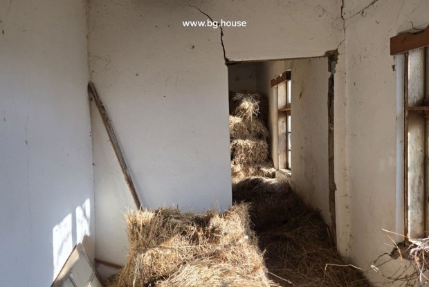 Image No.18-2 Bed House for sale