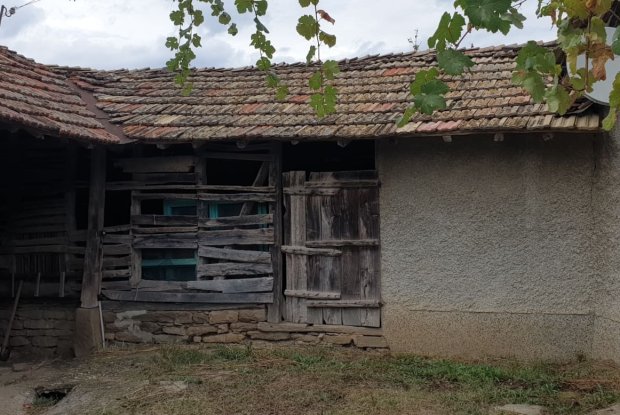 Image No.4-2 Bed House for sale