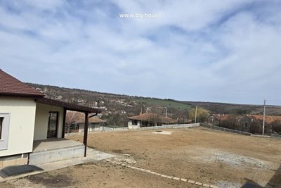 Beautiful Bulgarian house for sale in village Poroishte (2)