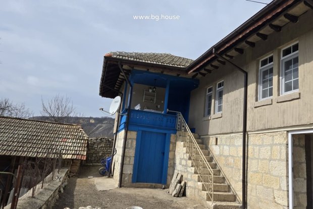 Image No.18-3 Bed House for sale