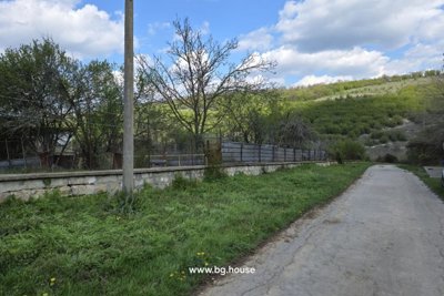 Bulgarian Farm + House for Sale in Village Osikovo – 3700m2 Land (8)